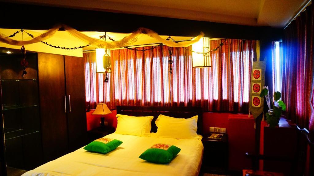 Lijiang Wangjia Courtyard Inn Chambre photo